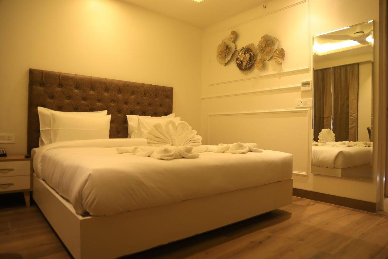 Sapphire Sky Hotel 德拉敦 外观 照片